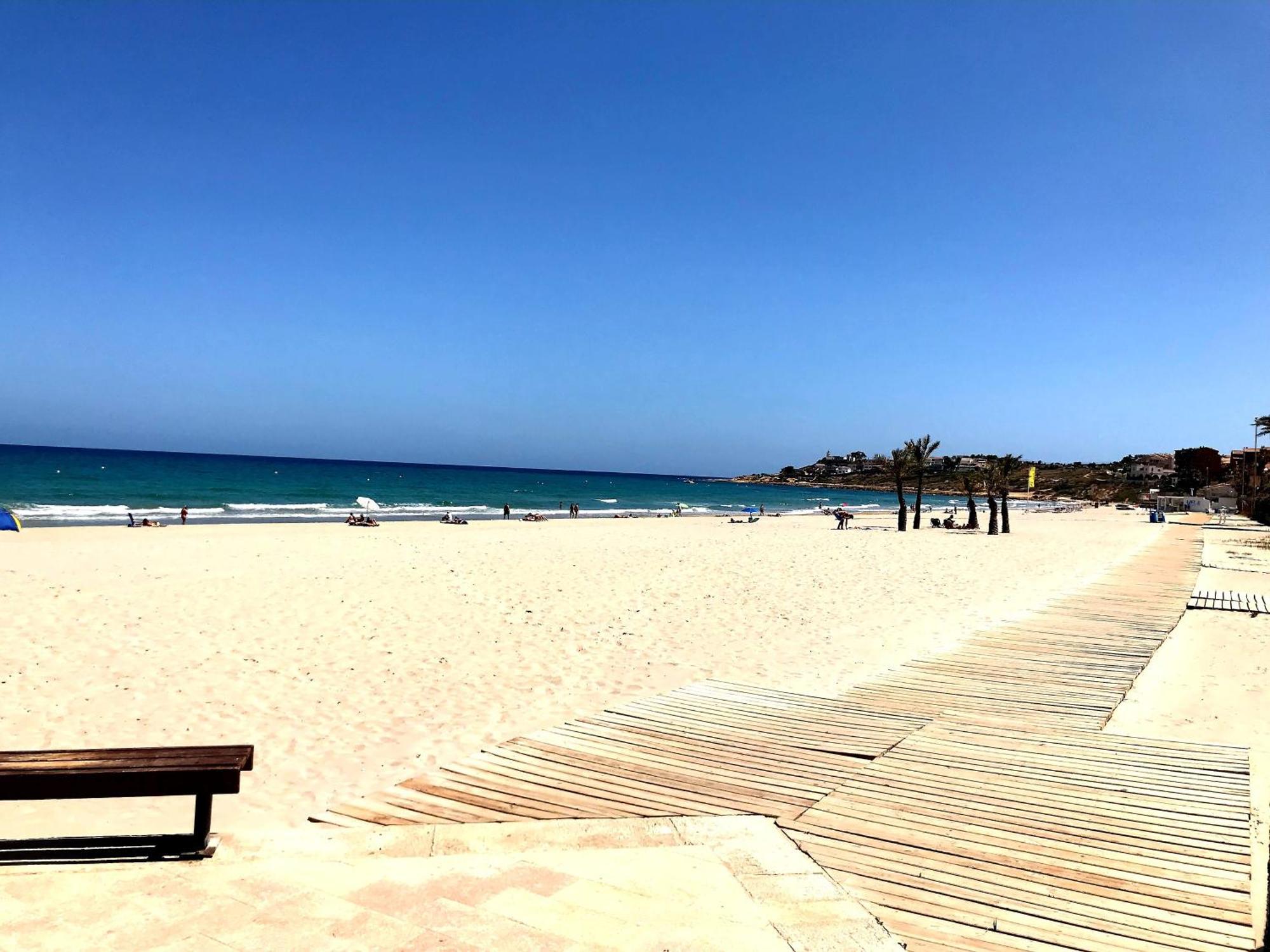 Playa Dos Avenidas Alicante Exterior photo